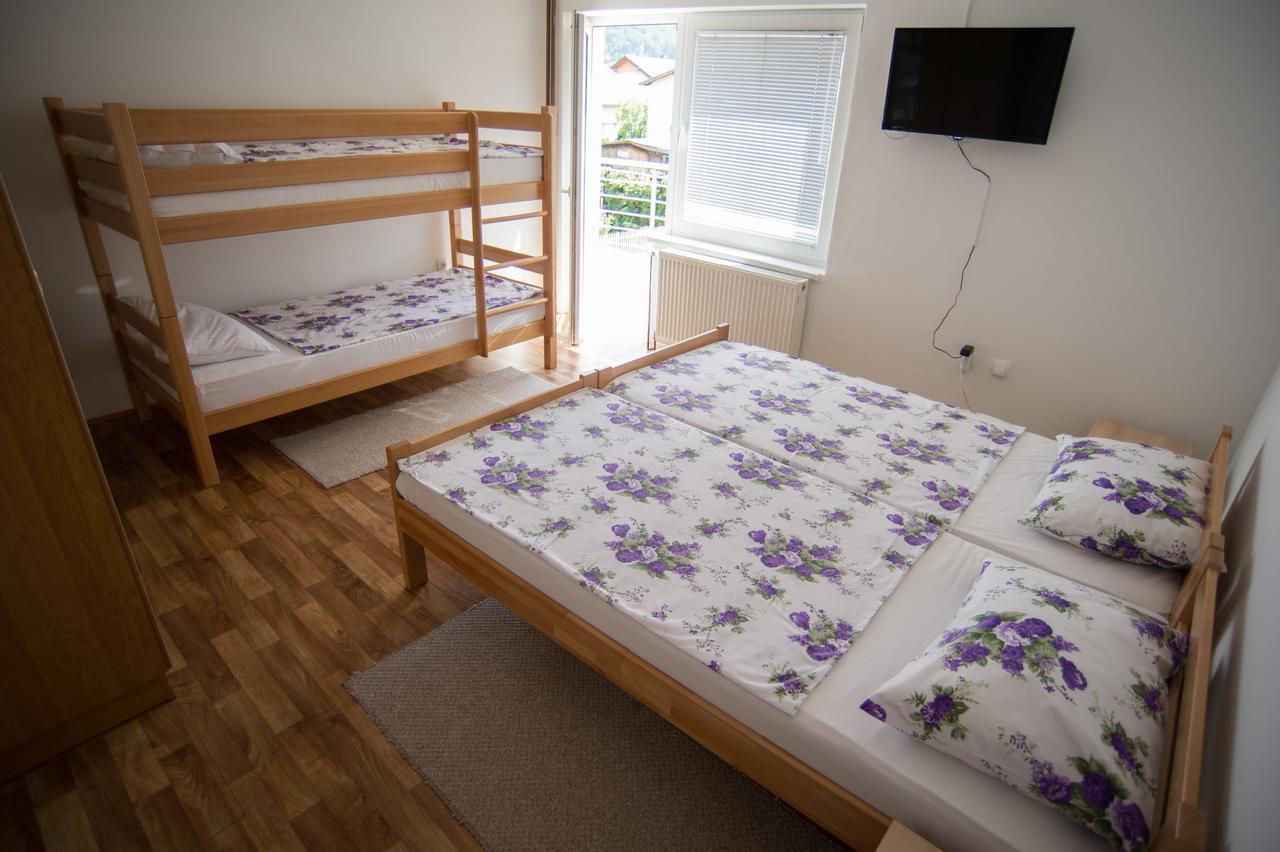 Hostel Larisa Banja Luka Exterior photo
